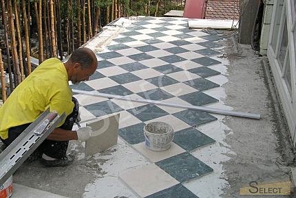 Роскошный дворец в классическом стиле с озером